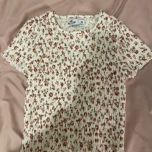 HOLLISTER - ribbed floral top